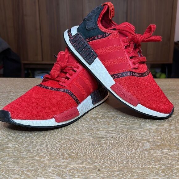 Adidas NMD R1 Speckle Pack Scarlet Black - Picture 1 of 8
